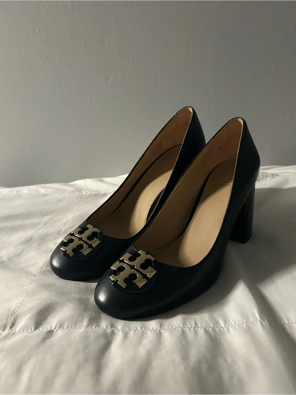 Tory Burch Benton Pump Black Leather Double T Medallion Block Heel [SIZE: 7.5]